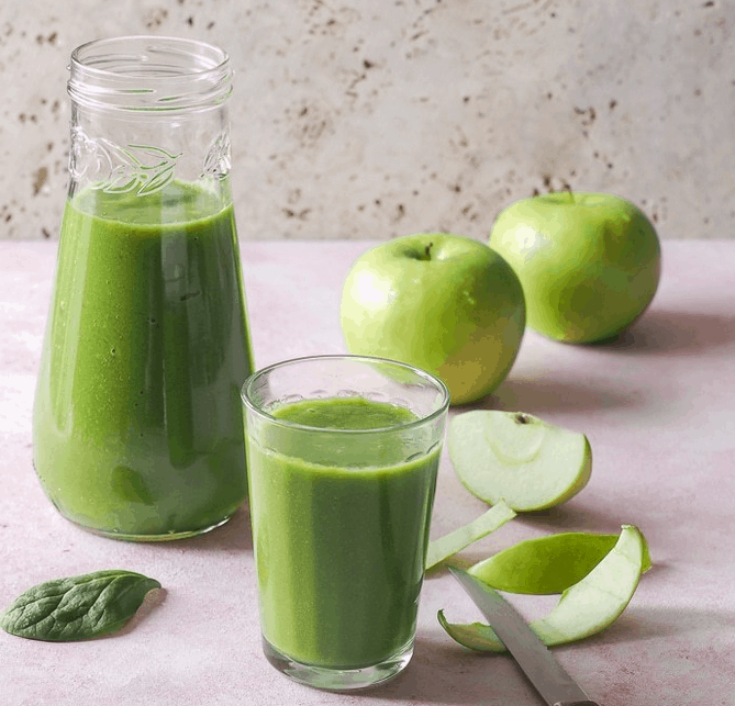 pineapple spinach green detox drink